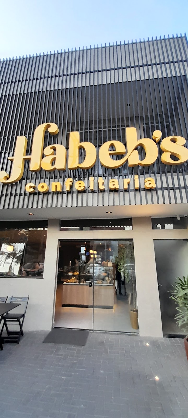 Fachada da Confeitaria Habeb's